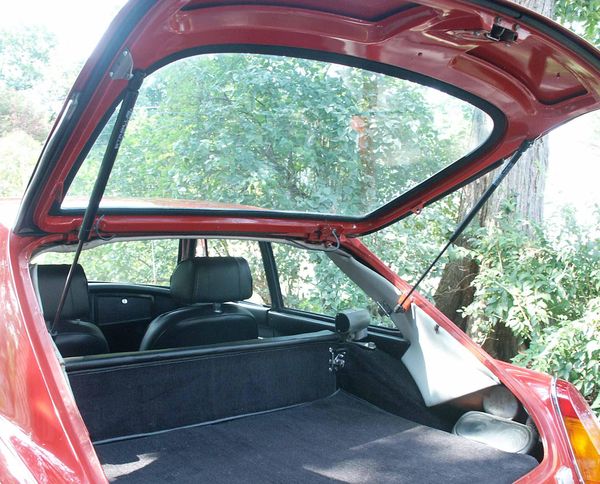 Quality US manufactured transmission covers to suit Triumph TR4, 4A, 5 & 6. Trying to freight one of these on it's own would cost over $US100 Brand new imported from the US manufacturer. The covers are pre drilled & easier to work with than most fibreglass